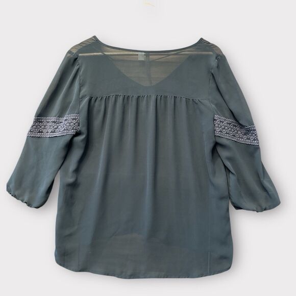 Lauren Conrad Sheer Lace Gray Boho 3/4 Sleeve Blouse Summer Spring Beach Sz‎ M - Picture 2 of 11